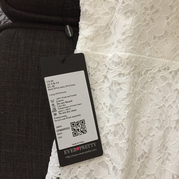 woman's Simple Elegant Lace Mermaid wedding , prom Dresses - Picture 4 of 5